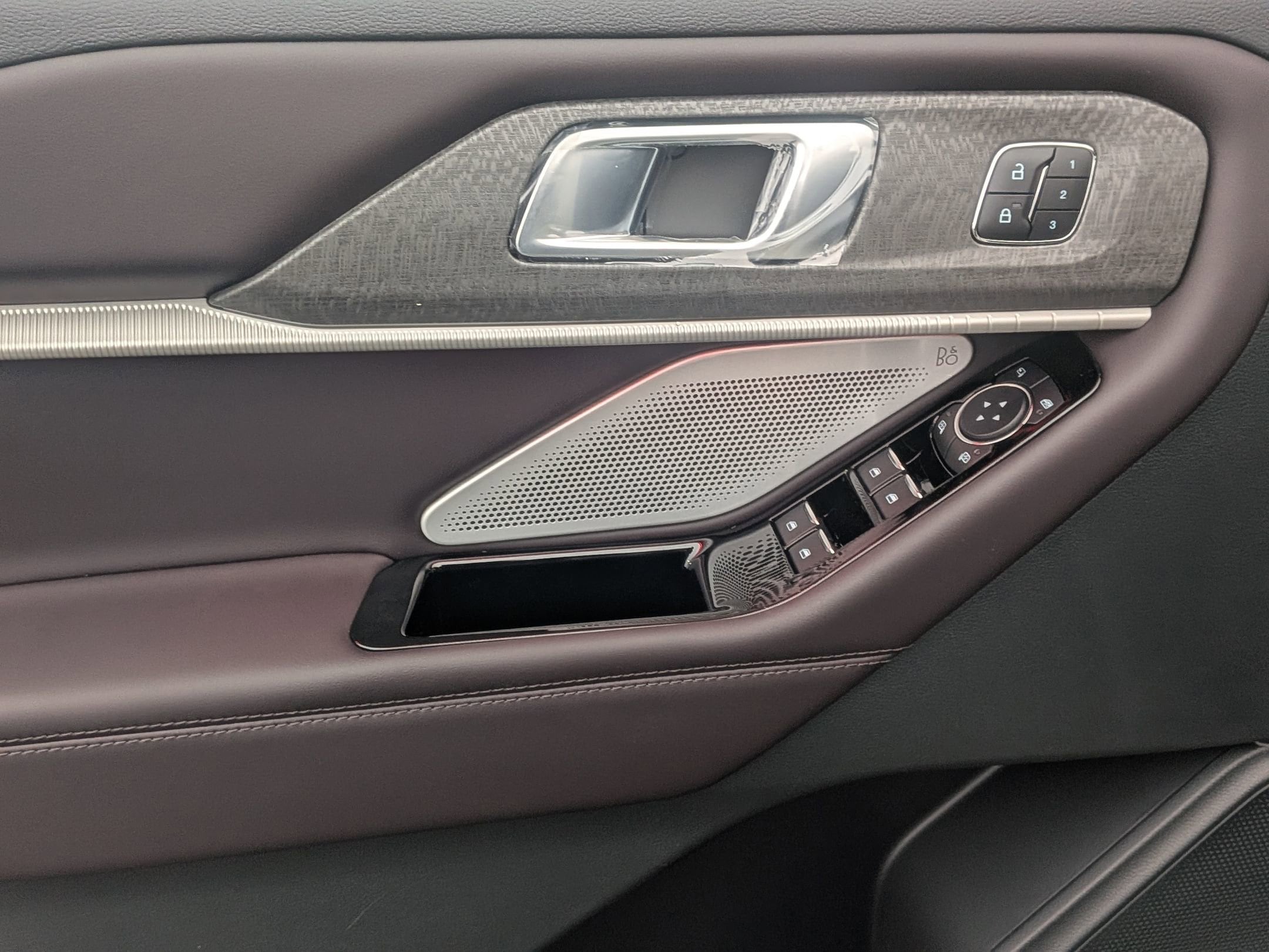 2026 FORD EXPLORER - Image 13