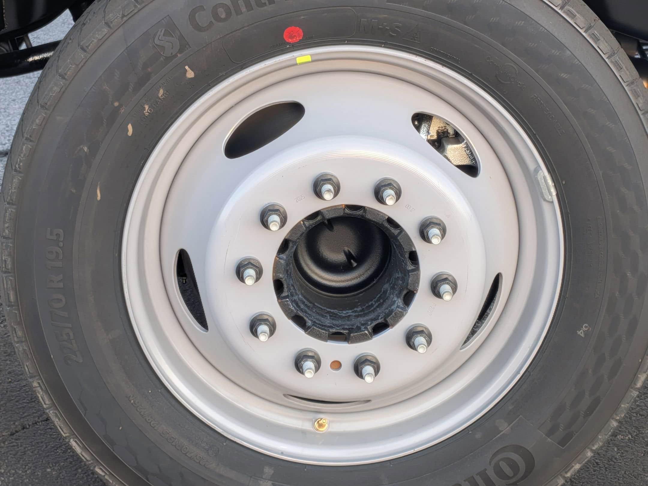 2026 FORD F-550 - Image 9