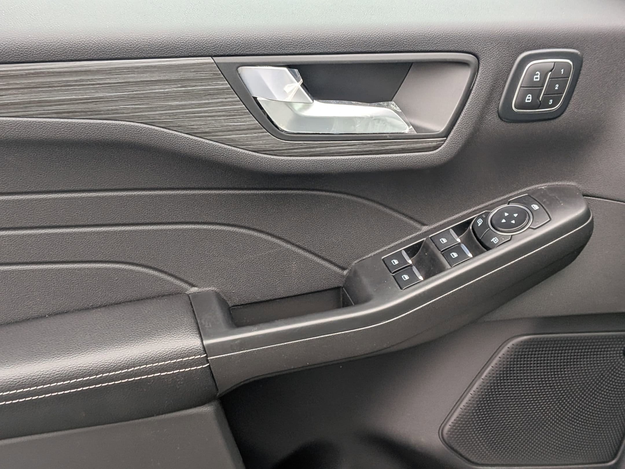 2026 FORD ESCAPE - Image 13