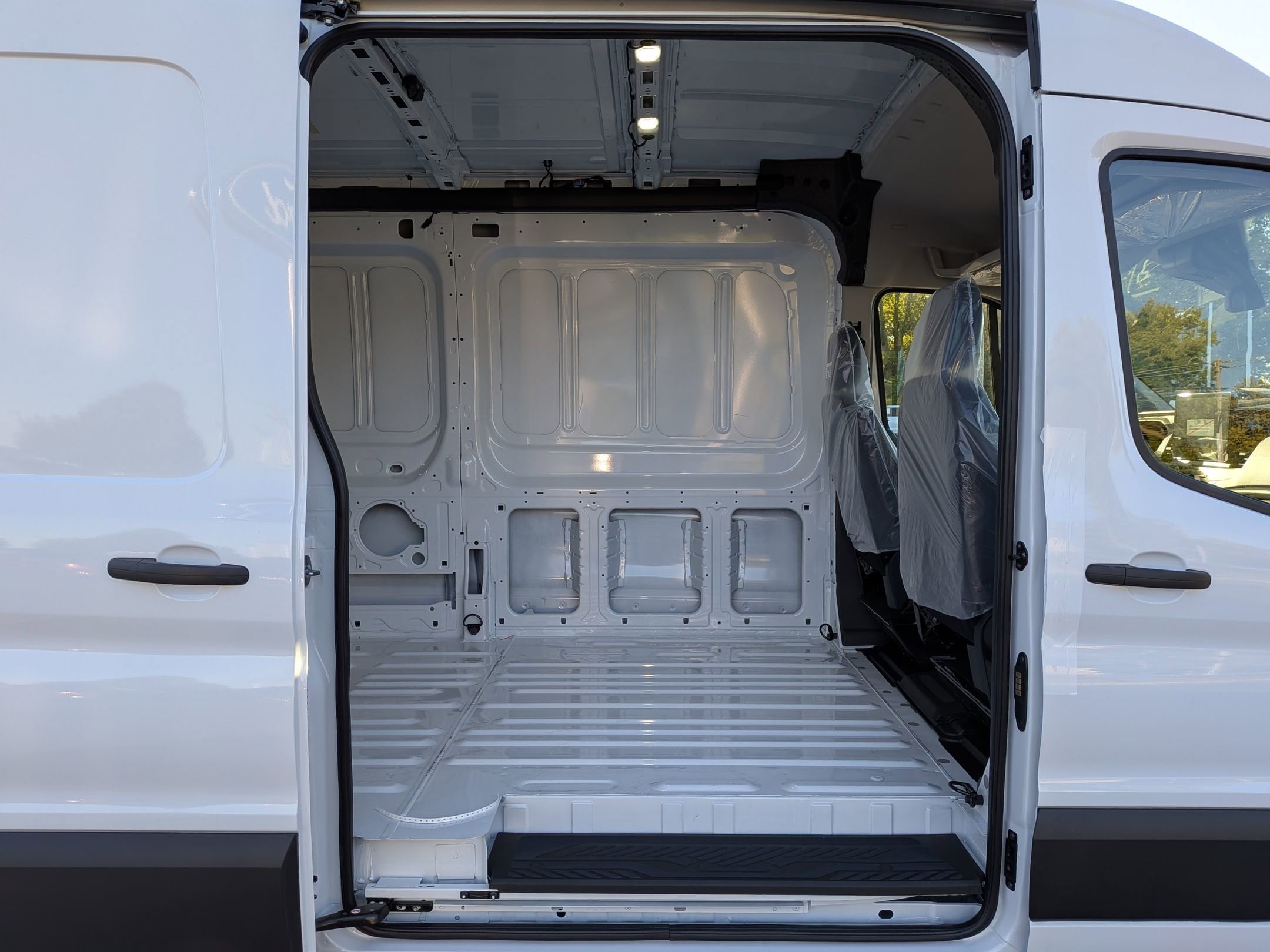 2026 FORD TRANSIT - Image 22