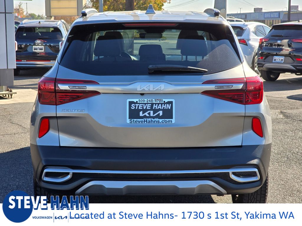2023 Kia Seltos EX photo 4
