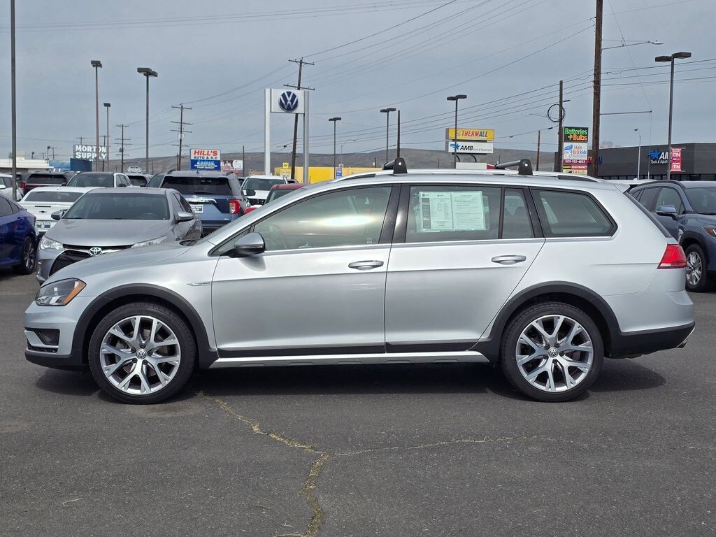 Used 2017 Volkswagen Golf Alltrack TSI SE 4MOTION Wagon