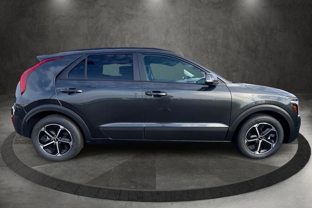 2024 Kia Niro Plug-In Hybrid EX photo 2