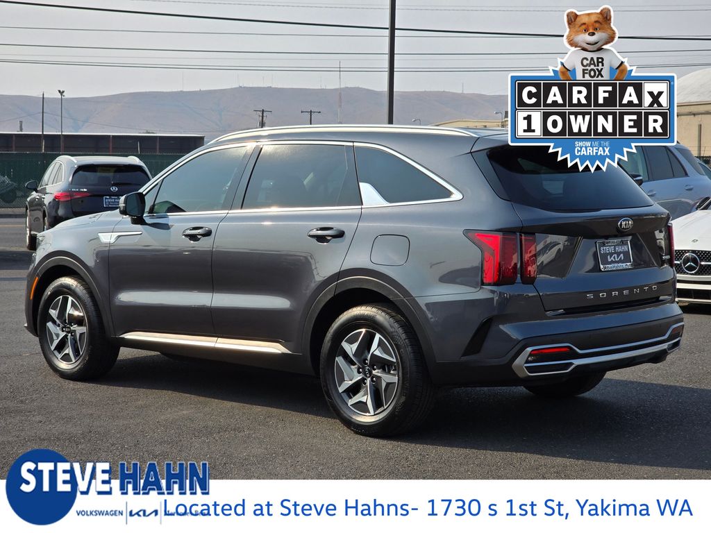 2021 Kia Sorento Hybrid S photo 2