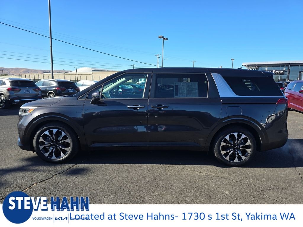 Used 2022 Kia Carnival EX MPV