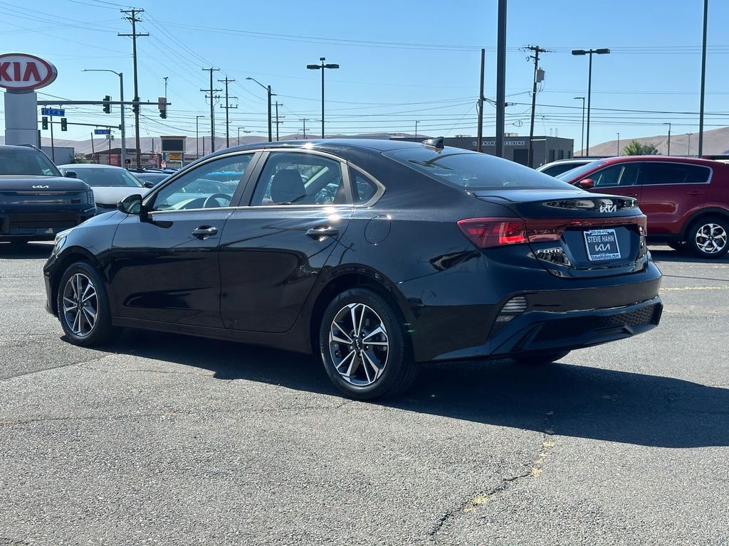 Used 2023 Kia Forte LXS Sedan
