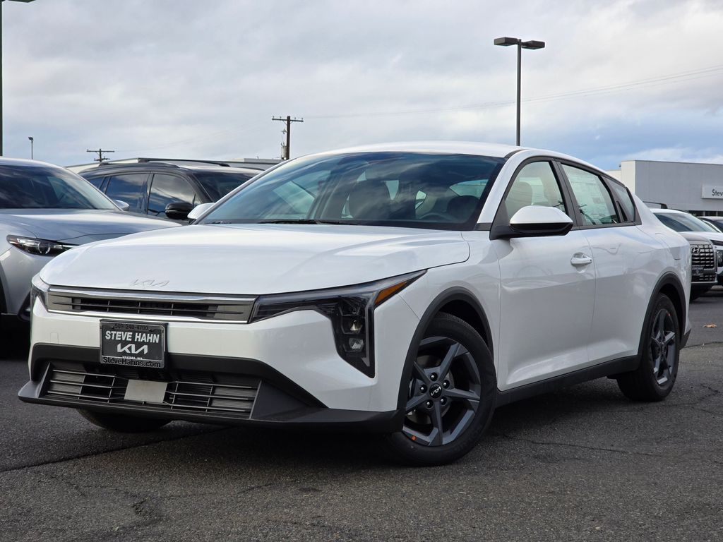 2025 Kia K4 LXS's photo