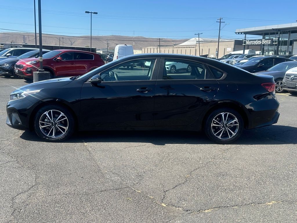 Used 2023 Kia Forte LXS Sedan