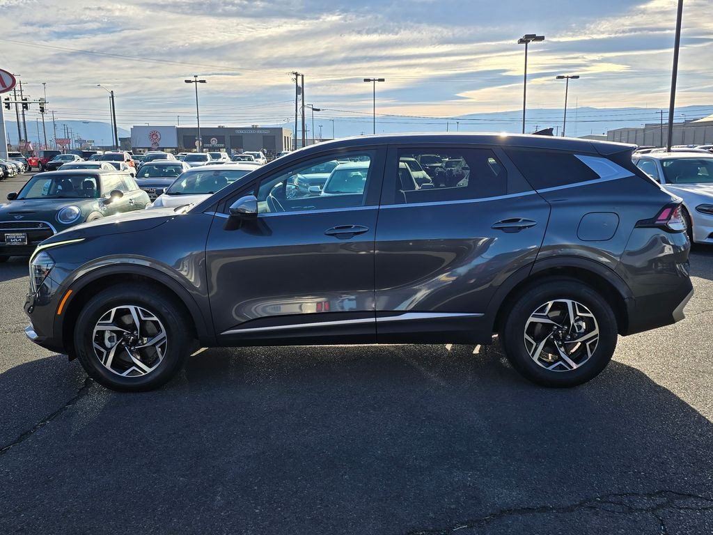 Used 2024 Kia Sportage LX SUV