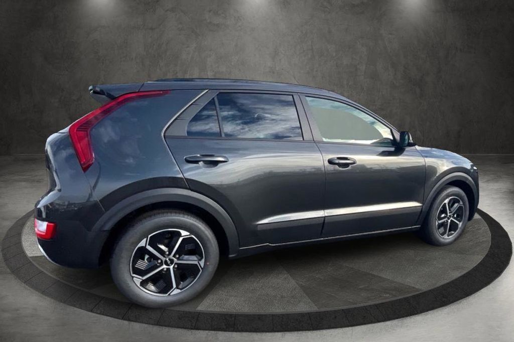 2024 Kia Niro Plug-In Hybrid EX photo 3