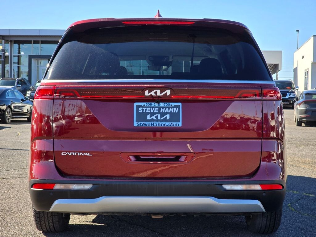Used 2024 Kia Carnival LX MPV