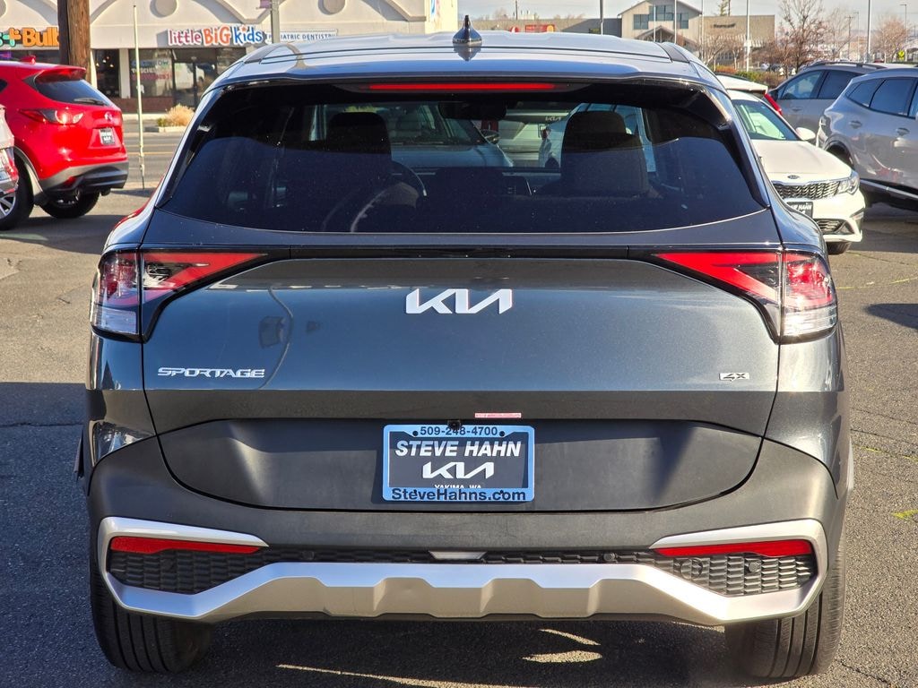 Used 2024 Kia Sportage LX SUV