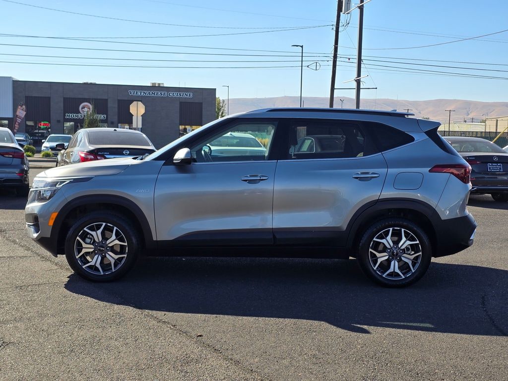Used 2023 Kia Seltos EX SUV