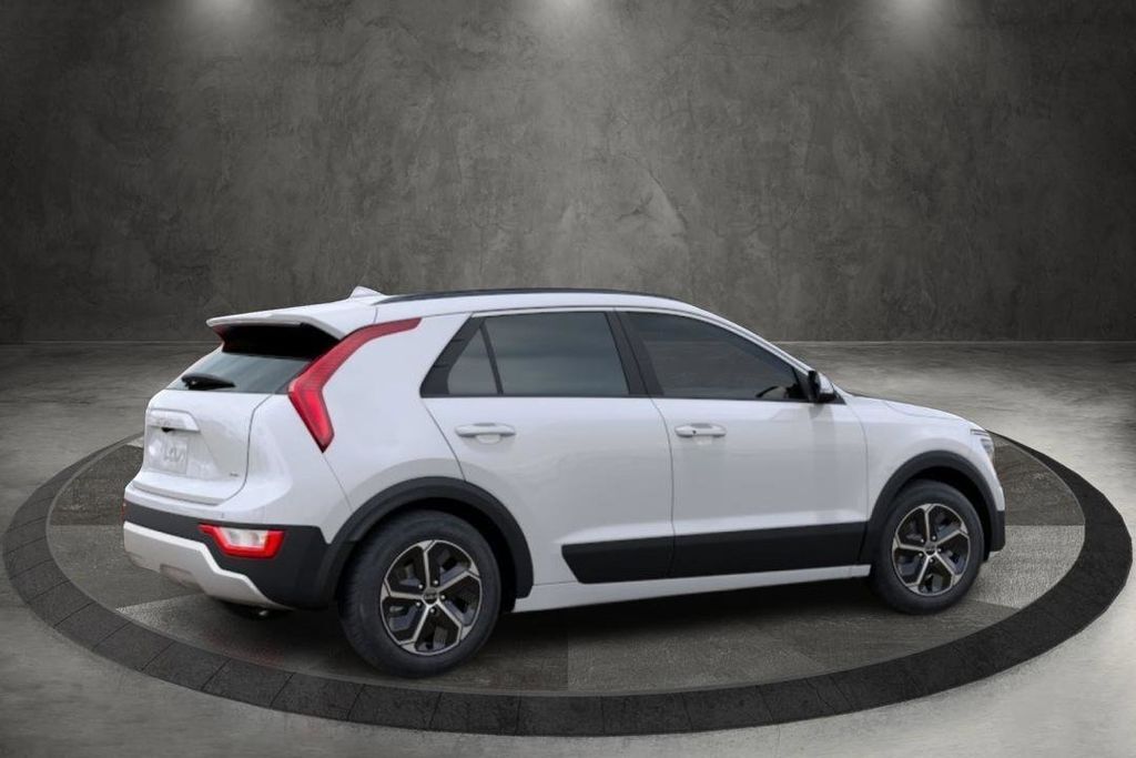 2024 Kia Niro Plug-In Hybrid EX photo 3
