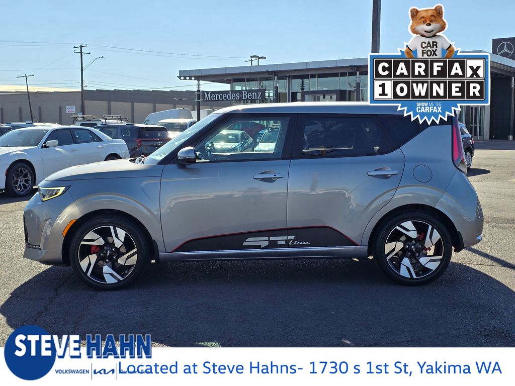 2023 Kia Soul GT-Line photo 2