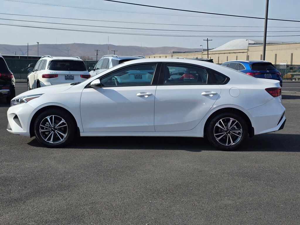 Used 2024 Kia Forte LXS Sedan
