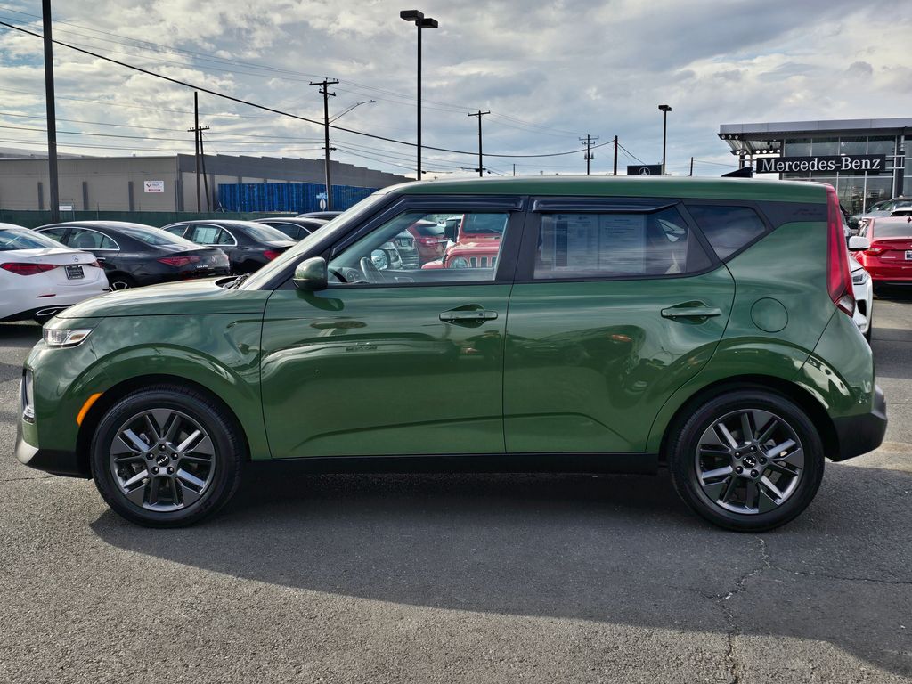 2022 Kia Soul EX photo 2