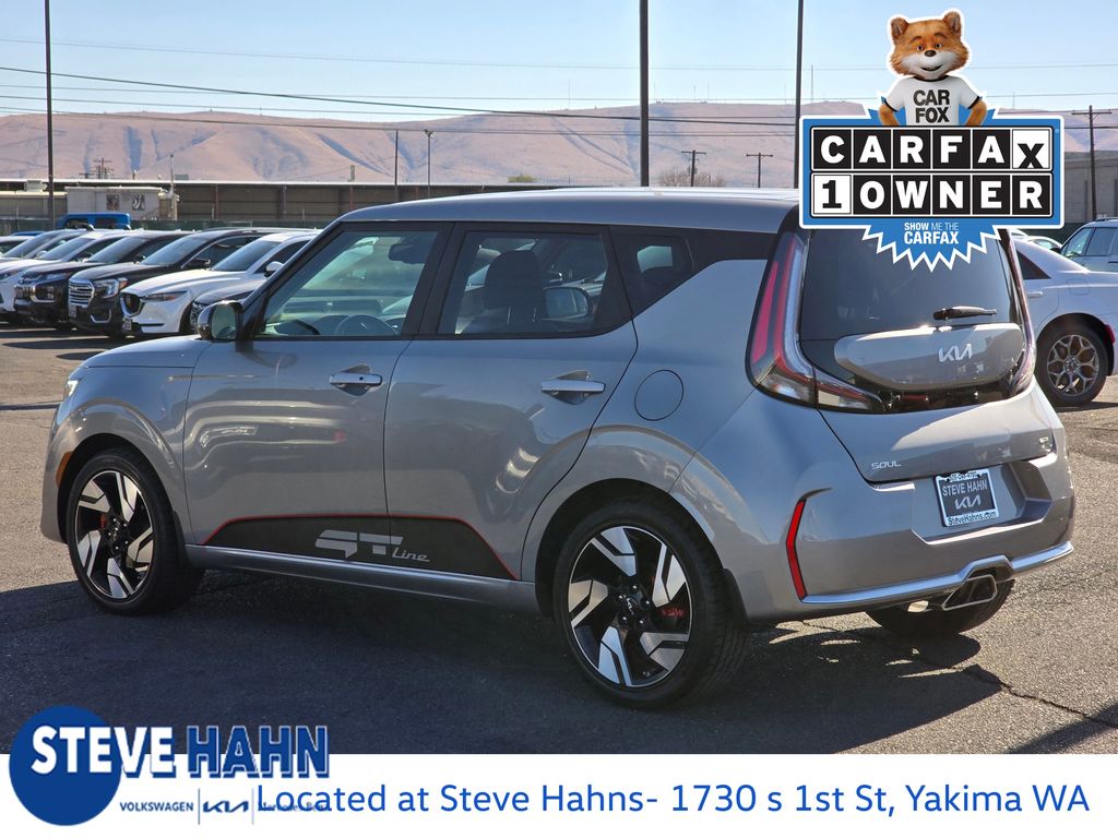 2023 Kia Soul GT-Line photo 3