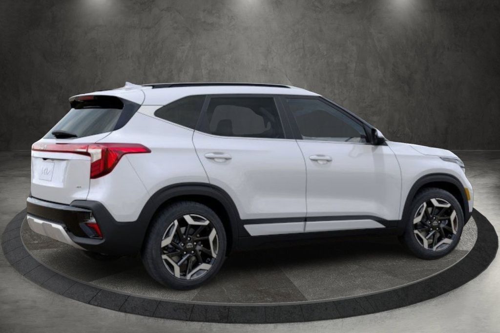 2024 Kia Seltos SX photo 3