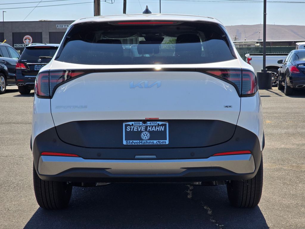 2026 Kia Sportage LX photo 4