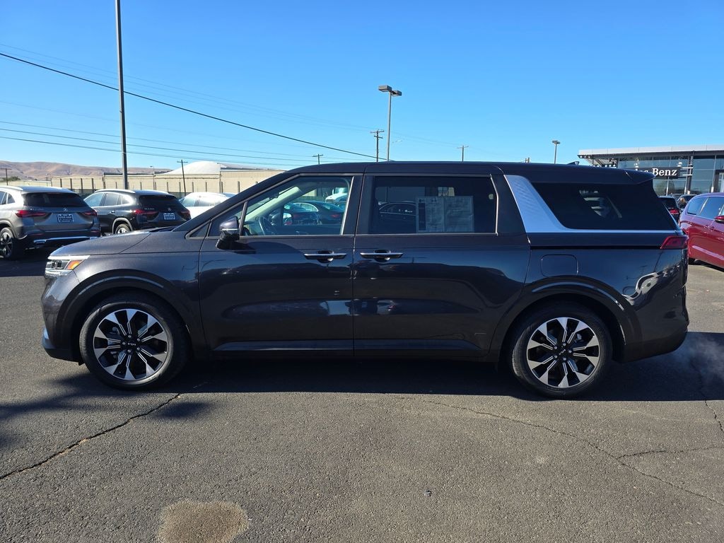 Used 2022 Kia Carnival EX MPV