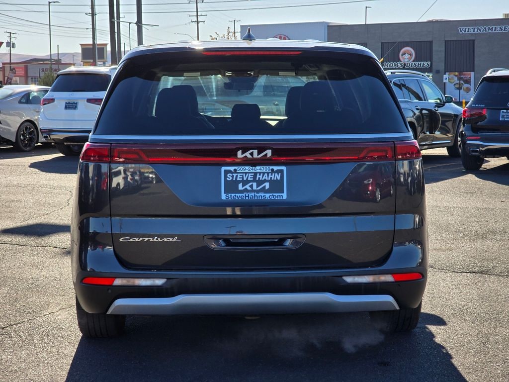 Used 2022 Kia Carnival EX MPV