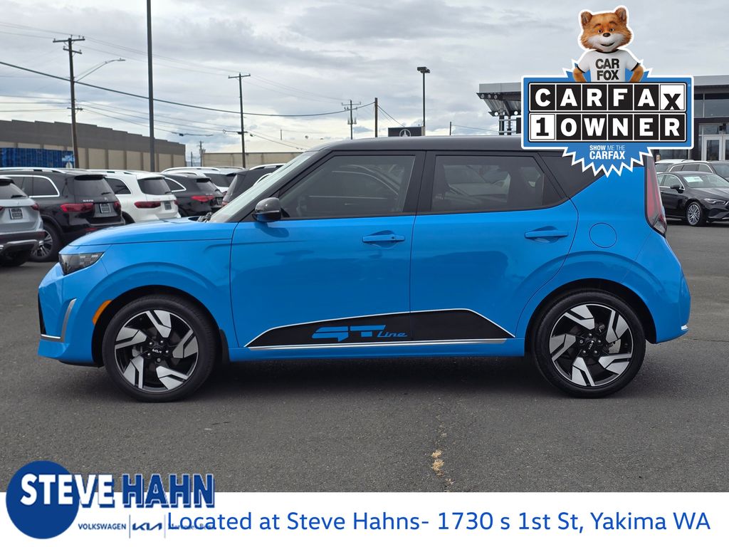 2023 Kia Soul GT-Line photo 2
