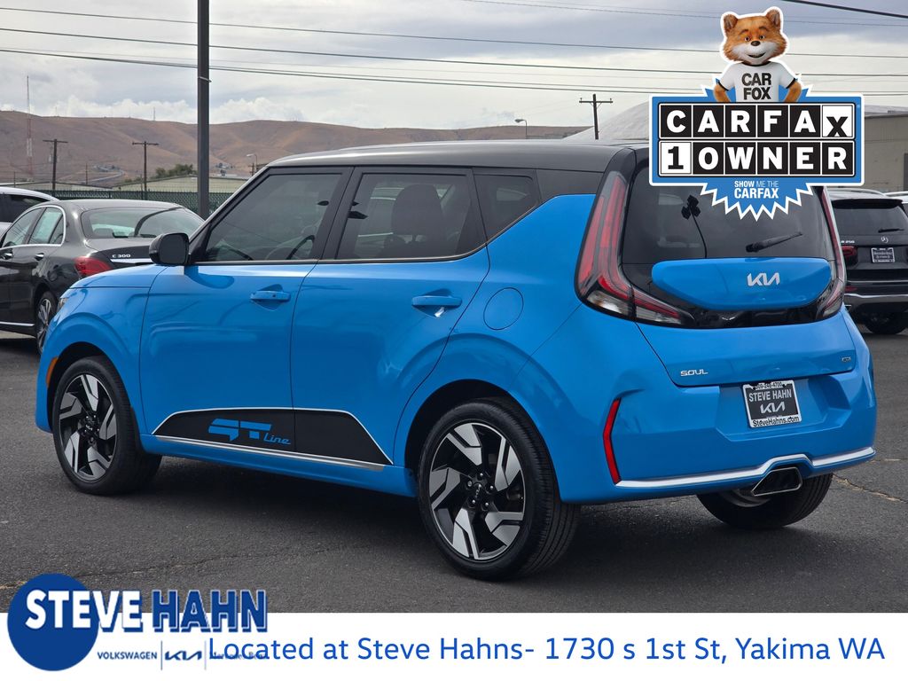 2023 Kia Soul GT-Line photo 3