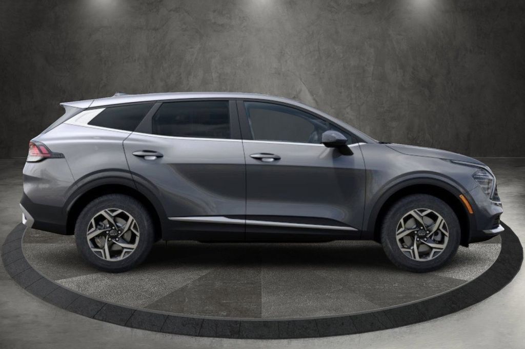 2024 Kia Sportage LX photo 2