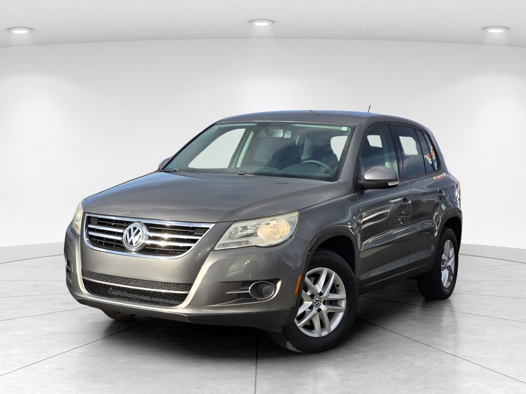 Used 2011 Volkswagen Tiguan S with VIN WVGBV7AX6BW566190 for sale in Yakima, WA