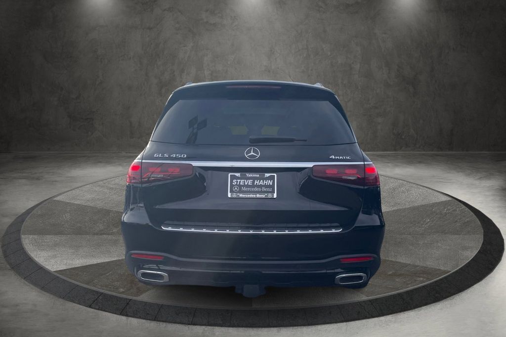 2024 Mercedes Benz GLS 450 4MATIC photo 4