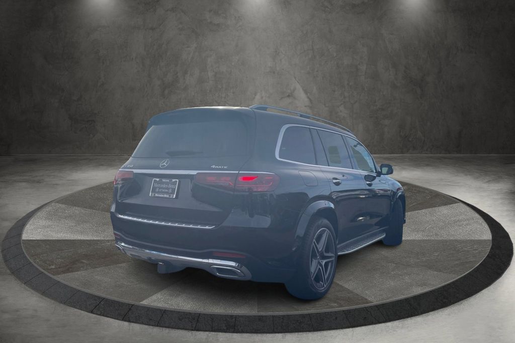 2024 Mercedes Benz GLS 450 4MATIC photo 3