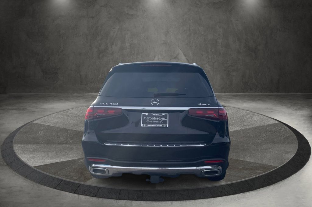 2024 Mercedes Benz GLS 450 4MATIC photo 4