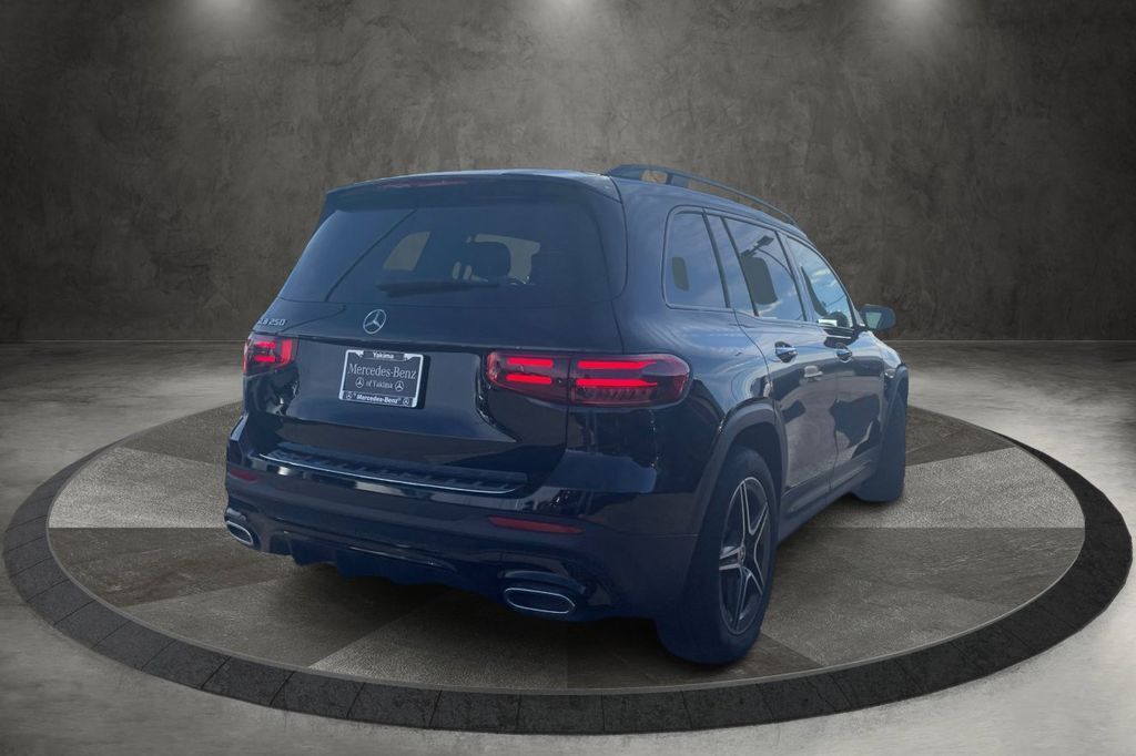 2024 Mercedes Benz GLB 250 photo 3