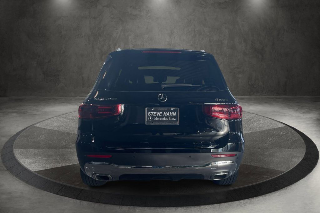 2025 Mercedes Benz GLB 250 4MATIC photo 4