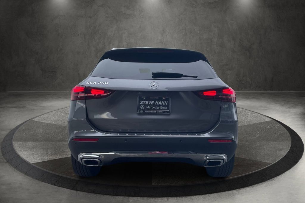 2025 Mercedes Benz GLA 250 photo 4