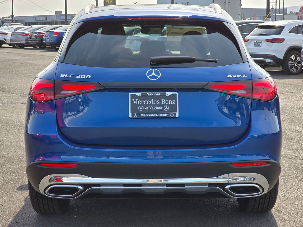 2026 Mercedes Benz GLC 300 4MATIC photo 2