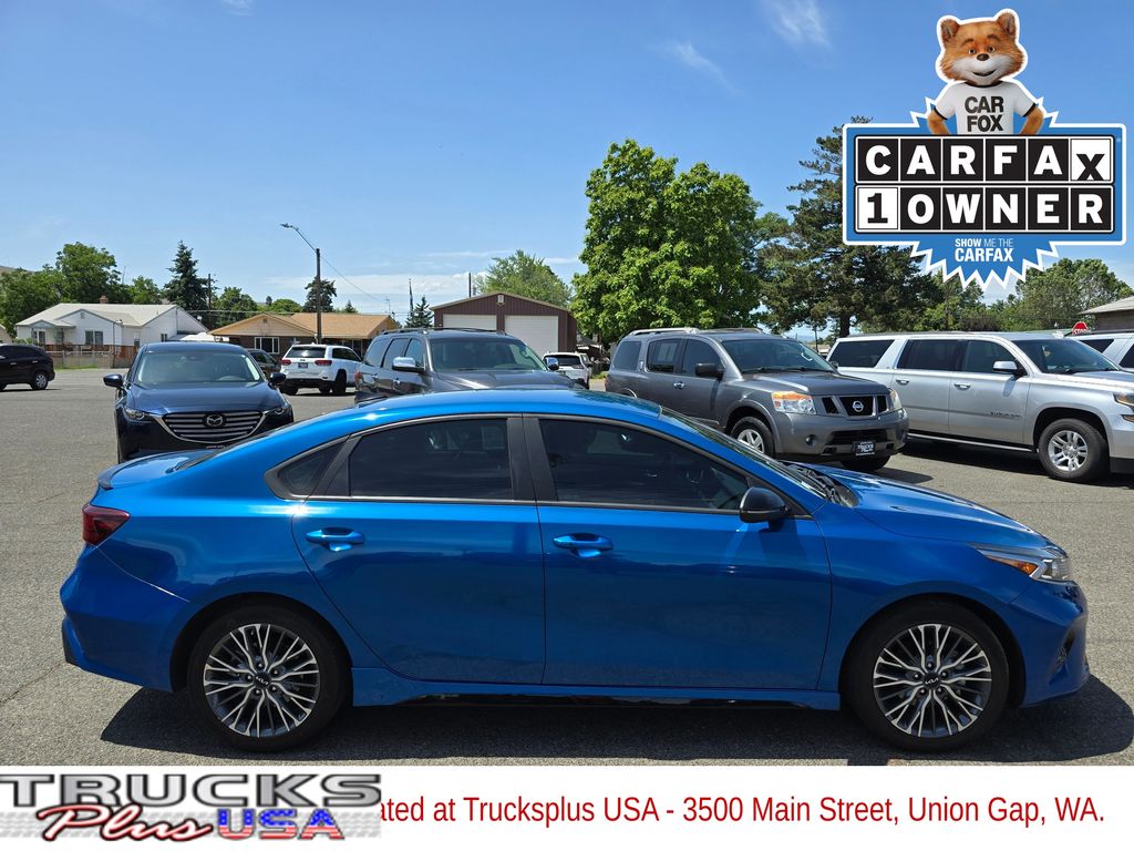 2023 Kia Forte GT-Line photo 2