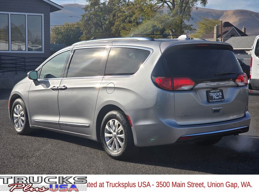 Used 2019 Chrysler Pacifica Touring L Van Passenger Van