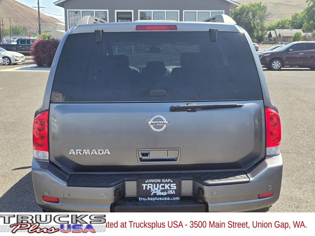 2015 Nissan Armada SV photo 3