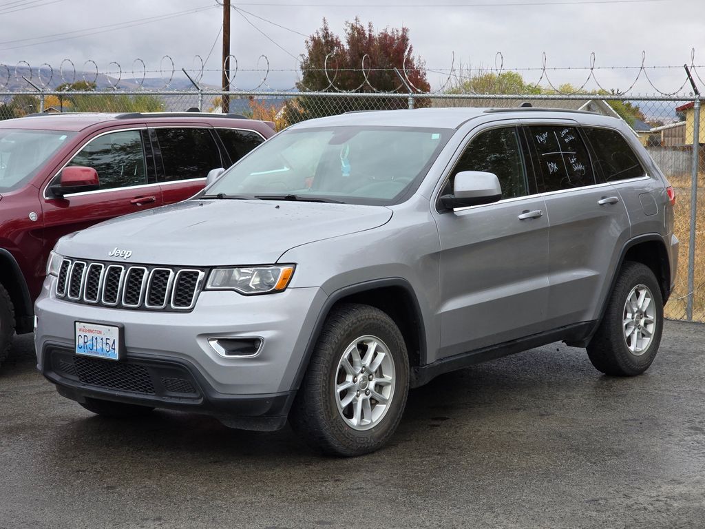 2018 Jeep Grand Cherokee Laredo photo 3