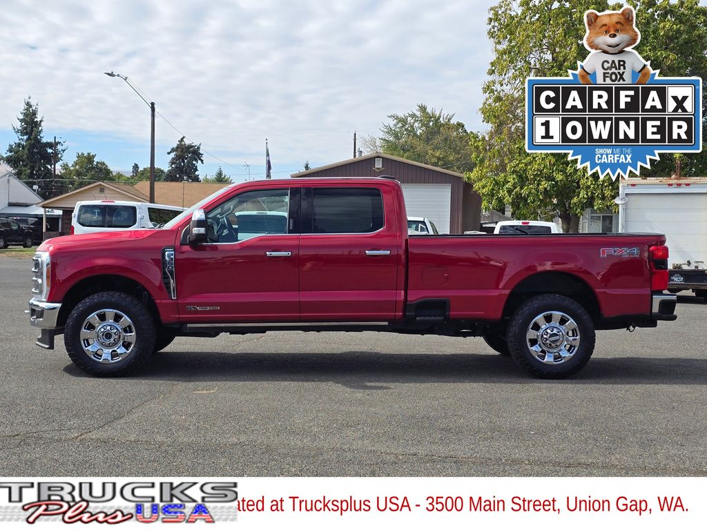 2023 Ford F-350 Lariat photo 2