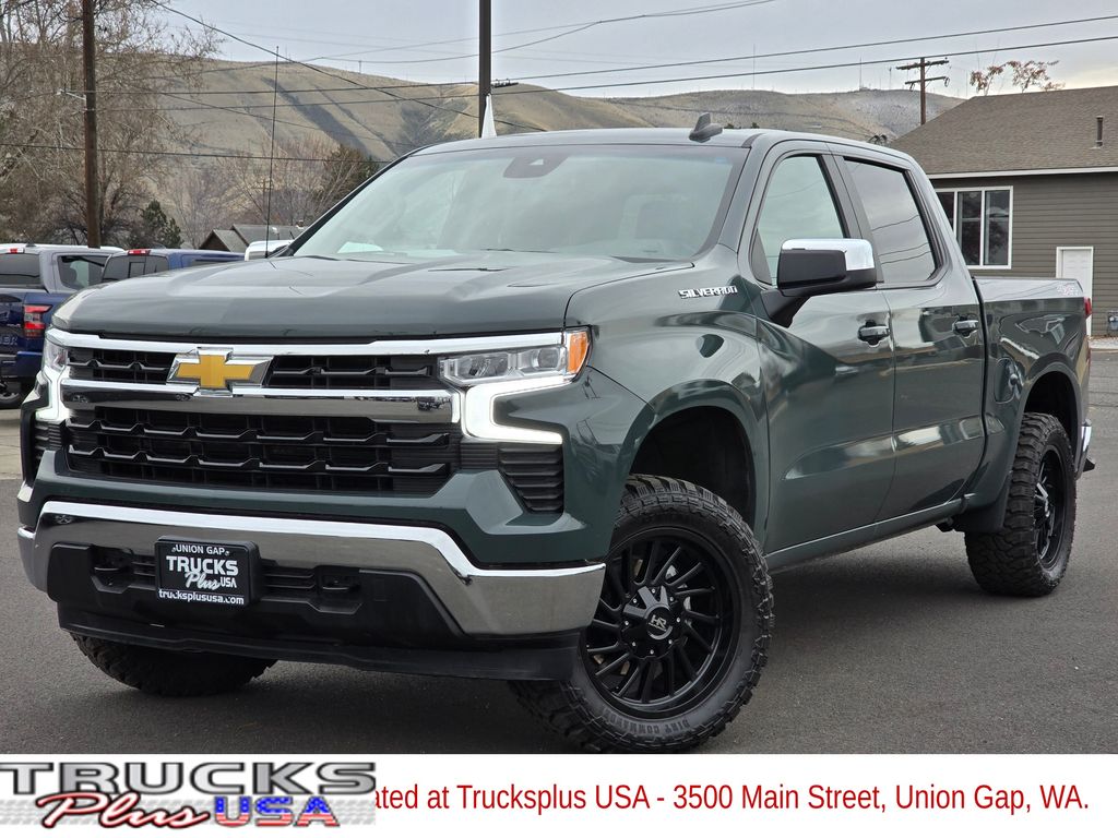 2025 Chevrolet Silverado 1500 LT's photo