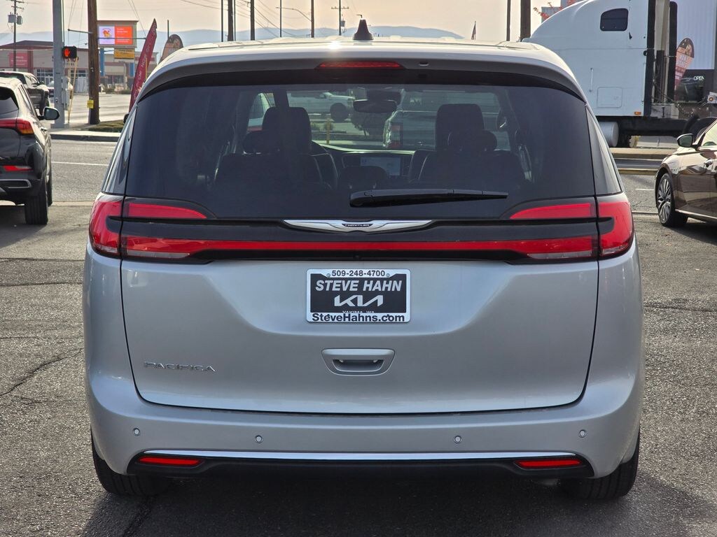 Used 2024 Chrysler Pacifica Touring L Van Passenger Van