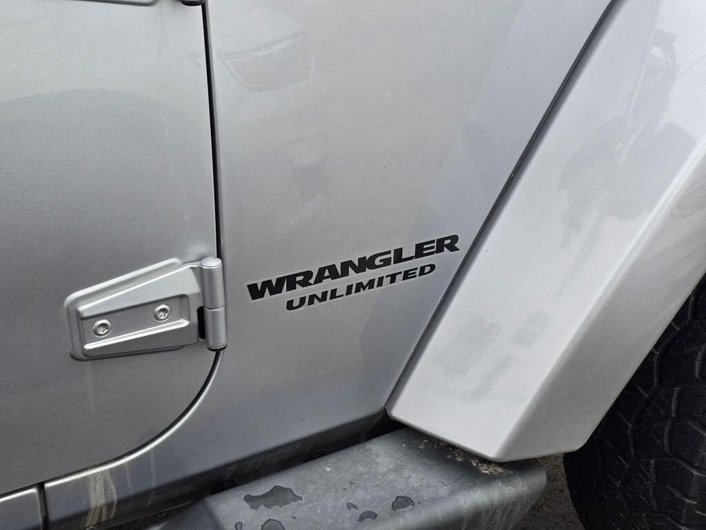 Used 2014 Jeep Wrangler Unlimited Sahara 4x4 SUV