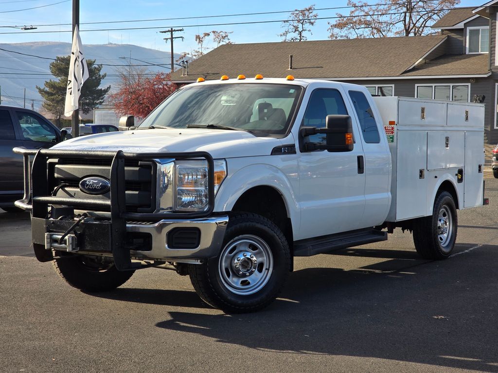 2016 Ford F-350 Super Duty Chassis Cab XL