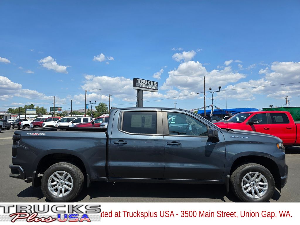 2019 Chevrolet Silverado 1500 RST photo 2