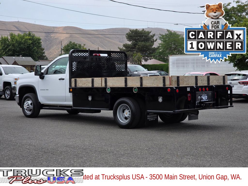 2025 Chevrolet Silverado 3500HD Work Truck photo 2