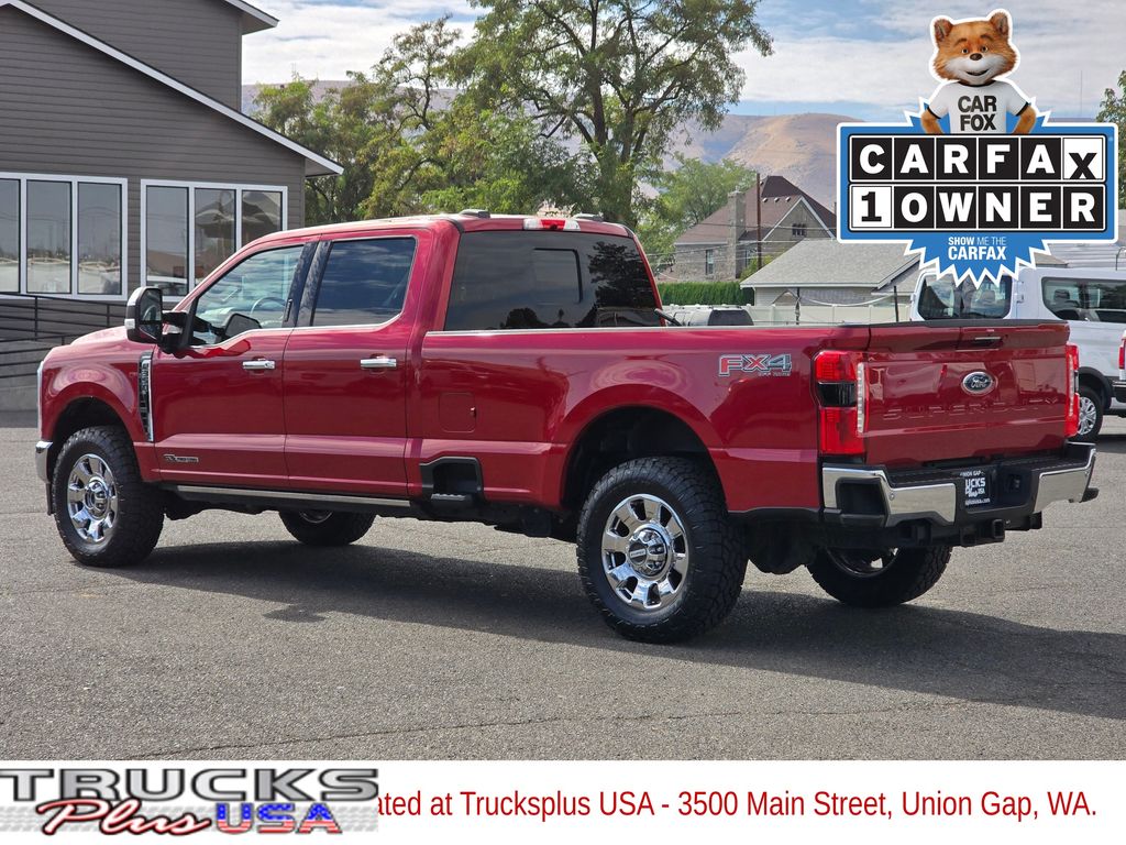2023 Ford F-350 Lariat photo 3
