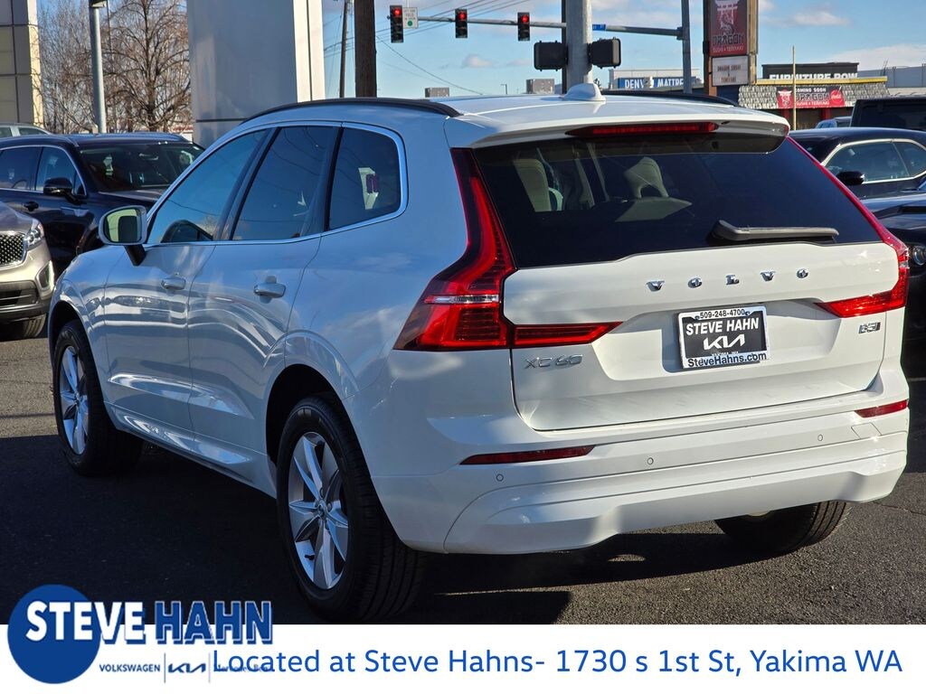 Used 2022 Volvo XC60 B5 AWD Momentum SUV